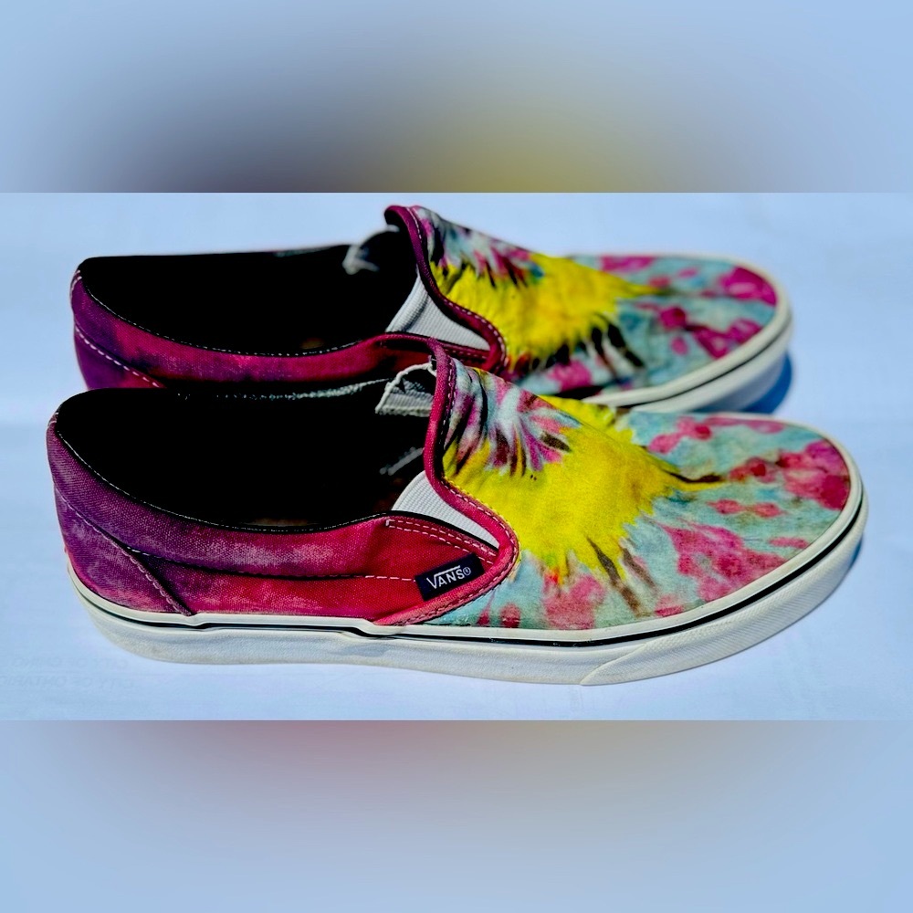 VANS CLASSIC TIE-DYE SlipOns Purple/Yellow Men's 8.5/ Women’s 10 GOOD CONDITION